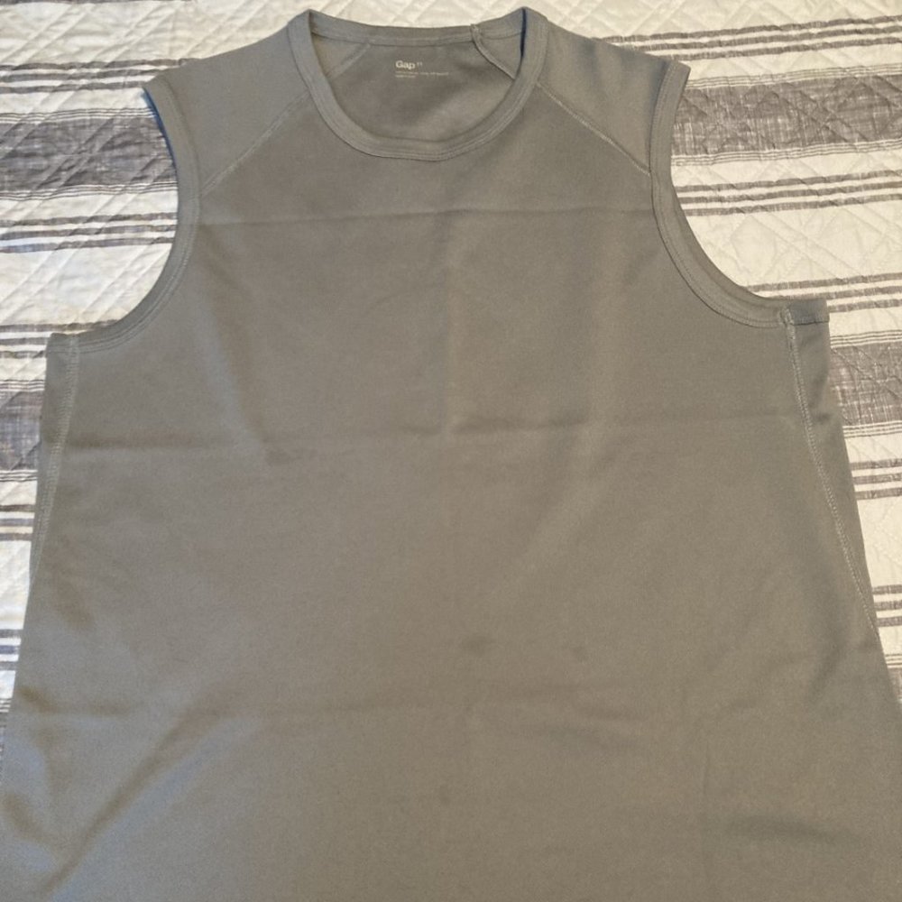 Men's GAP Tank Top Medium